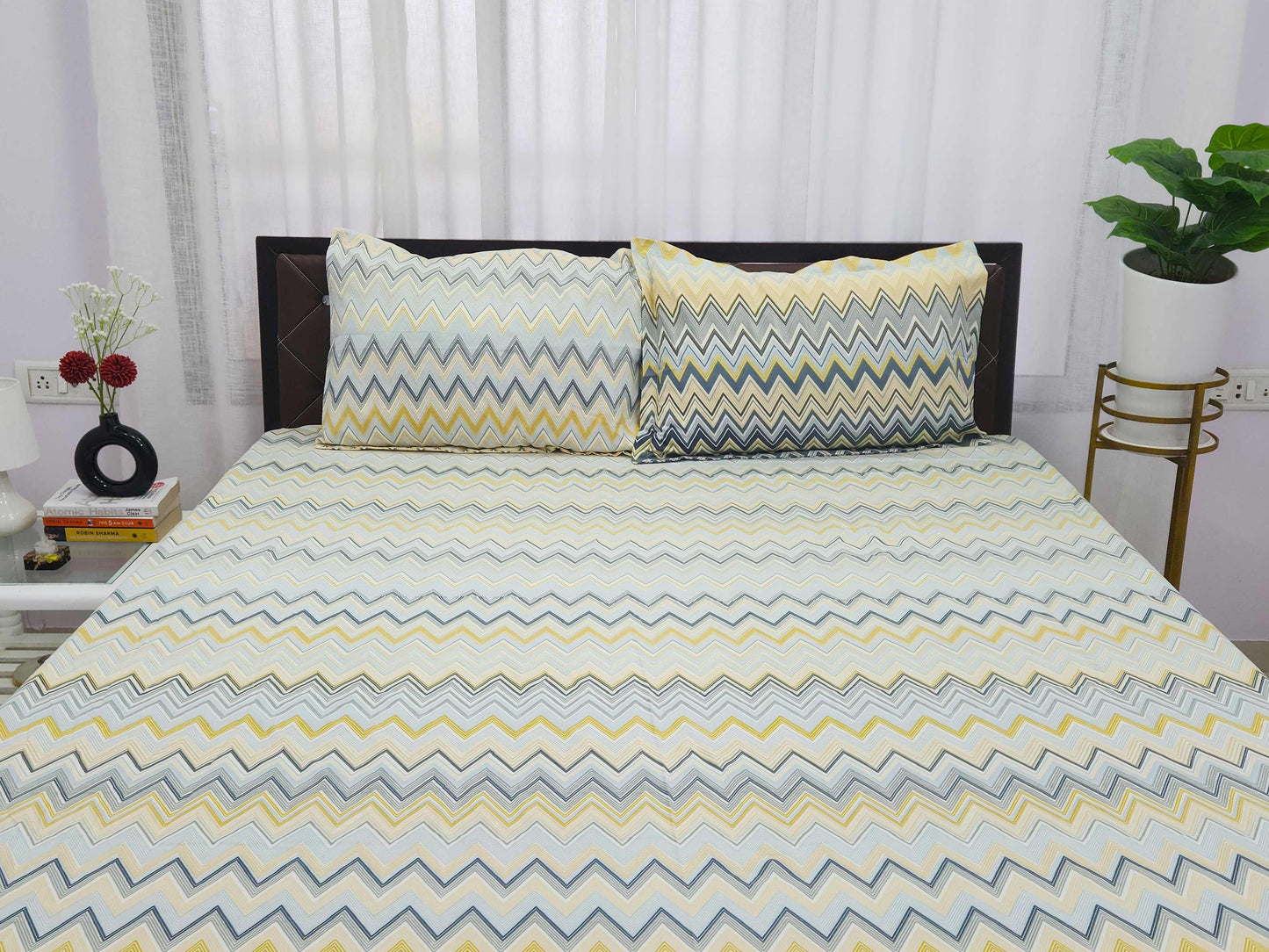 Chhavi-Pastel Abstract Bedsheet