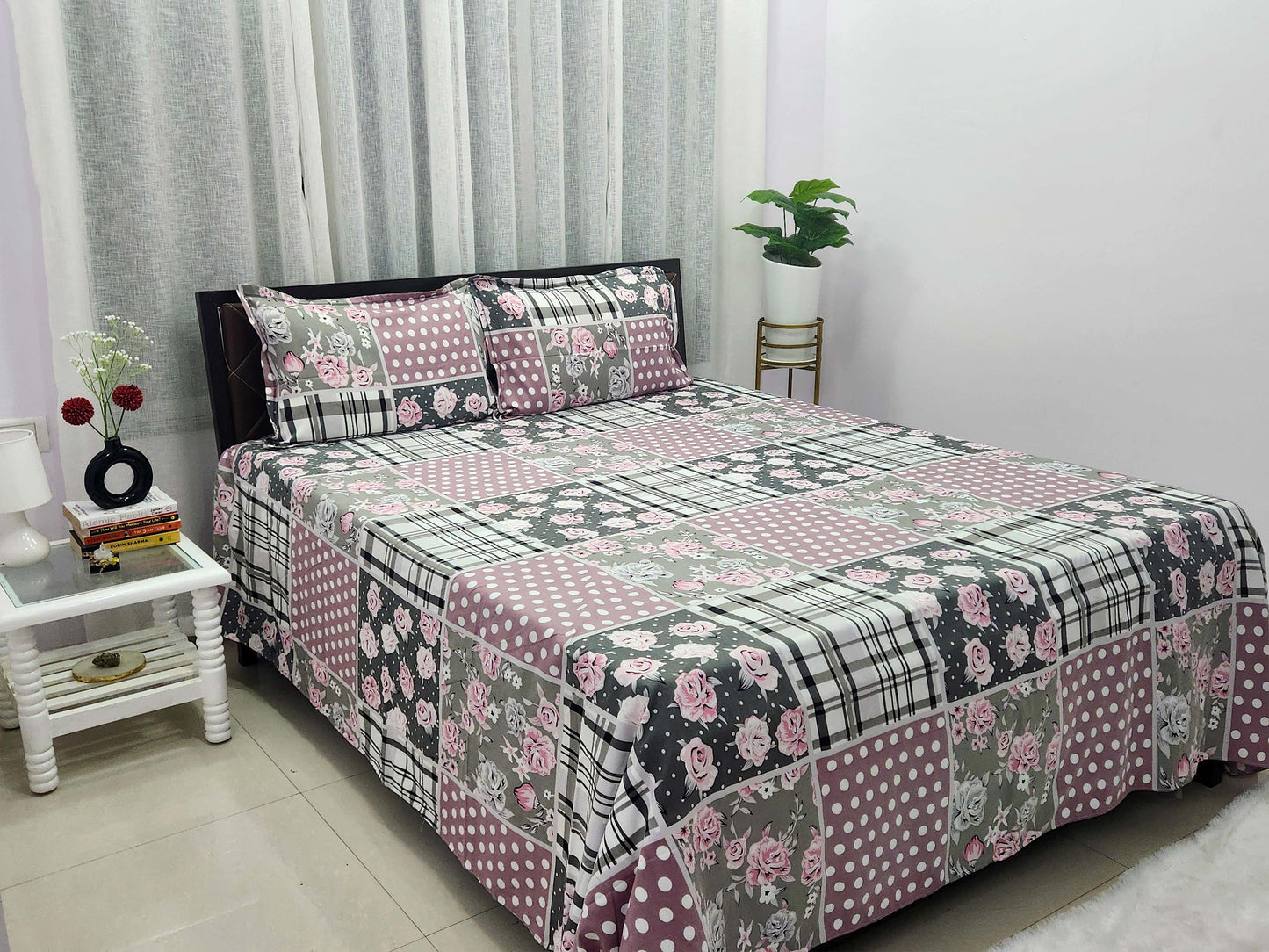 Zoe- White & Pink Floral Bedsheet