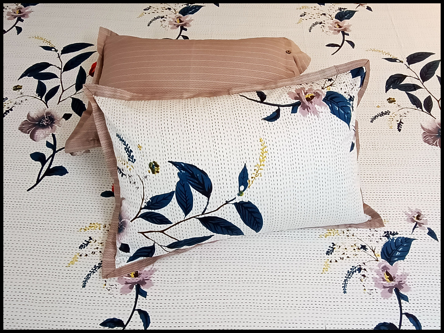 Asin - White Floral Bedsheet