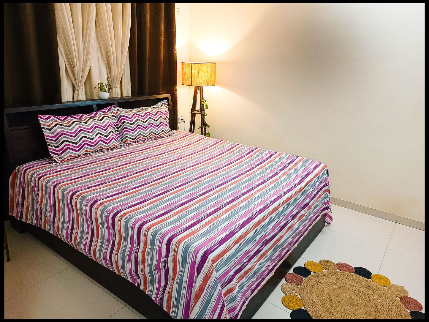 Coralin - Pink Abstract Bedsheet